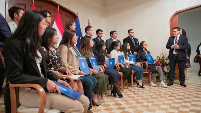Un total de 29 peruanos ganaron becas del Gobierno de Hungría para estudiar pre y posgrado