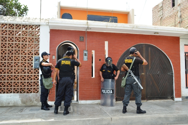 Allanan vivienda del yerno de exalcalde Roberto Torres en Chimbote buscando botín 