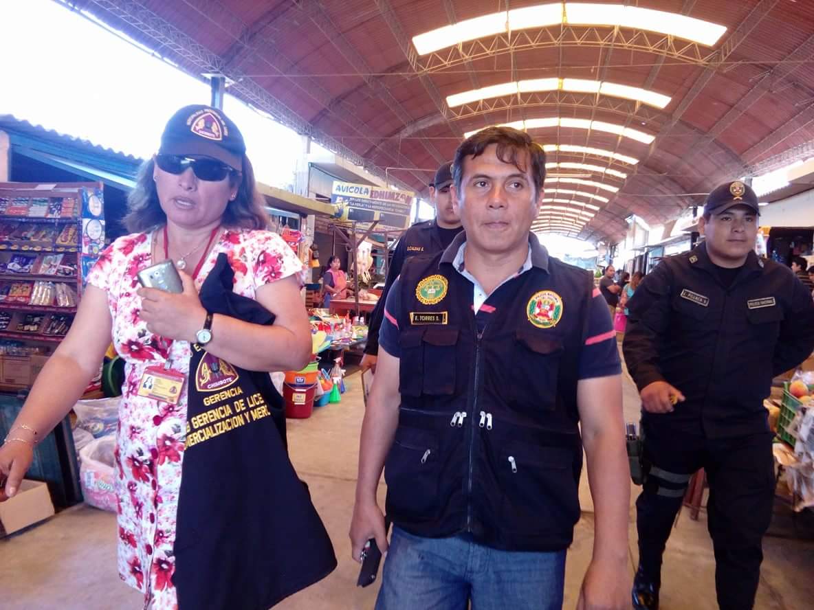 Chimbote: inspeccionan infraestructura del mercado La Florida
